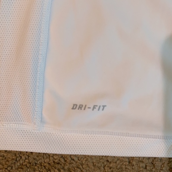 Nike Tank Top - Picture 4 of 4